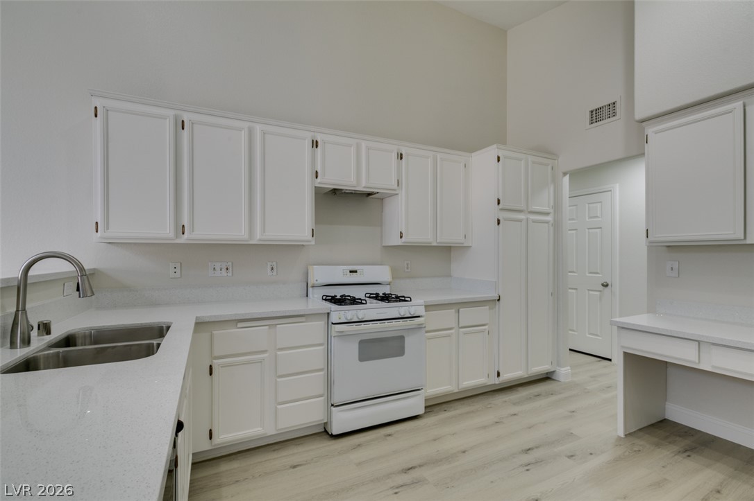 5316 Clouds Rest Avenue Las Vegas NV 89108