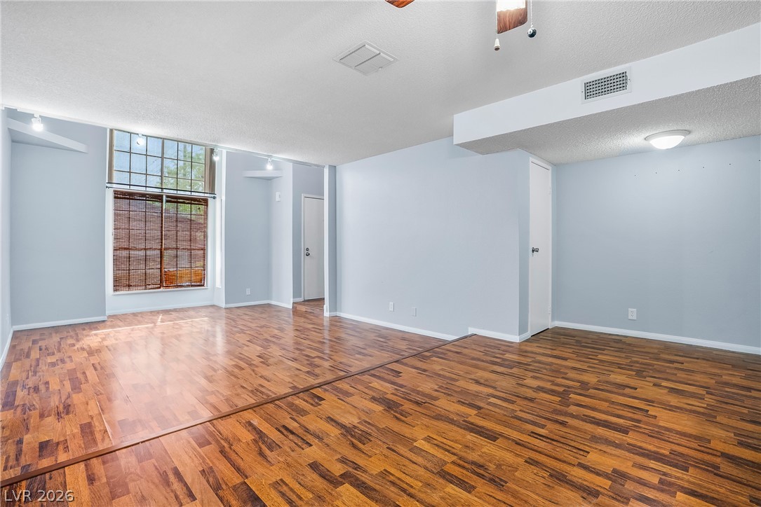 6553 Ironbark Lane Las Vegas NV 89107