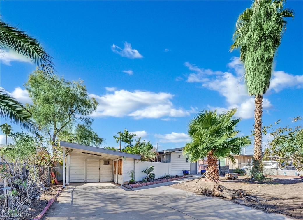 5521 Heron Avenue Las Vegas NV 89107