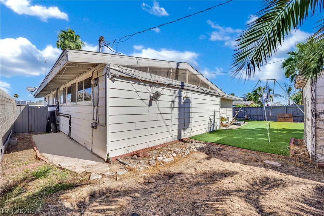 5521 Heron Avenue Las Vegas NV 89107