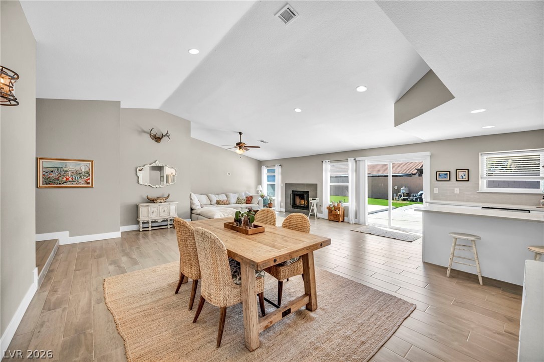 3249 Palmdesert Way Las Vegas NV 89120