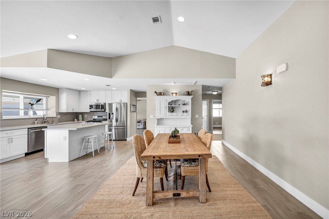 3249 Palmdesert Way Las Vegas NV 89120