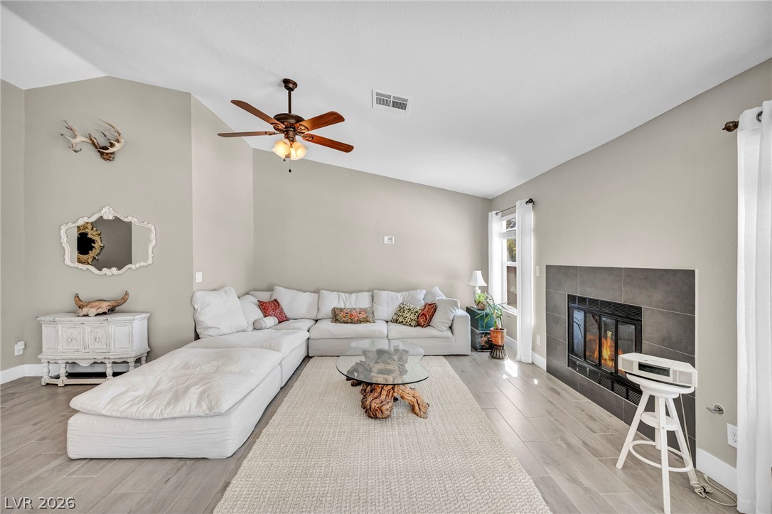 3249 Palmdesert Way Las Vegas NV 89120