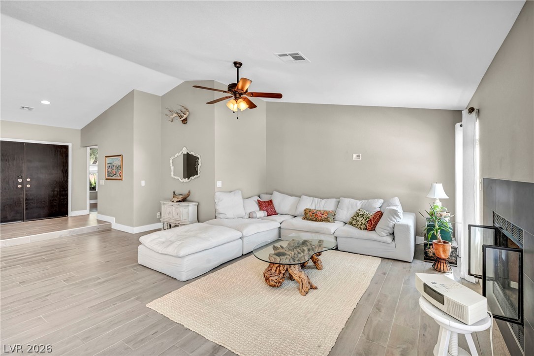 3249 Palmdesert Way Las Vegas NV 89120