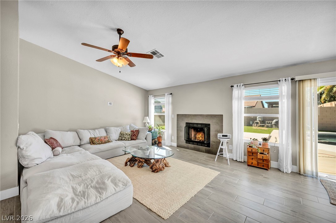 3249 Palmdesert Way Las Vegas NV 89120