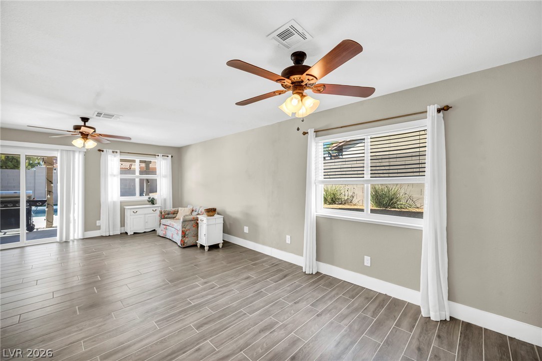 3249 Palmdesert Way Las Vegas NV 89120