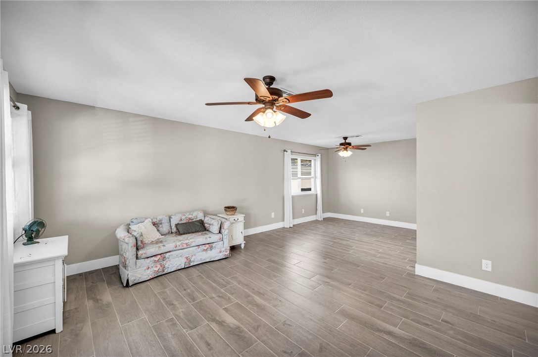 3249 Palmdesert Way Las Vegas NV 89120