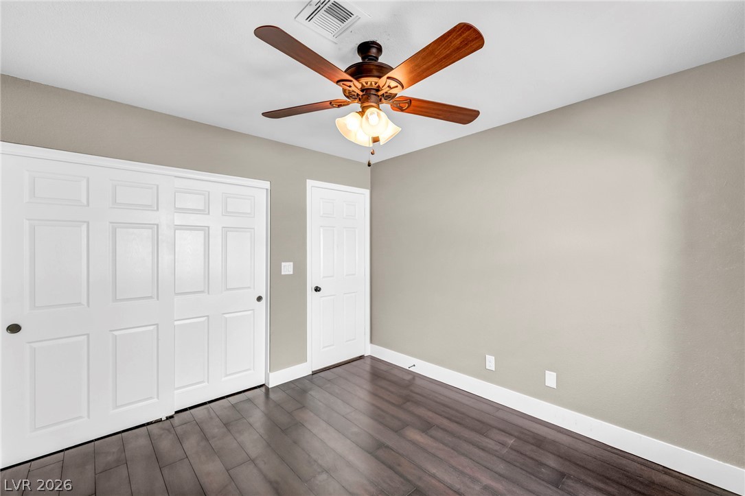 3249 Palmdesert Way Las Vegas NV 89120