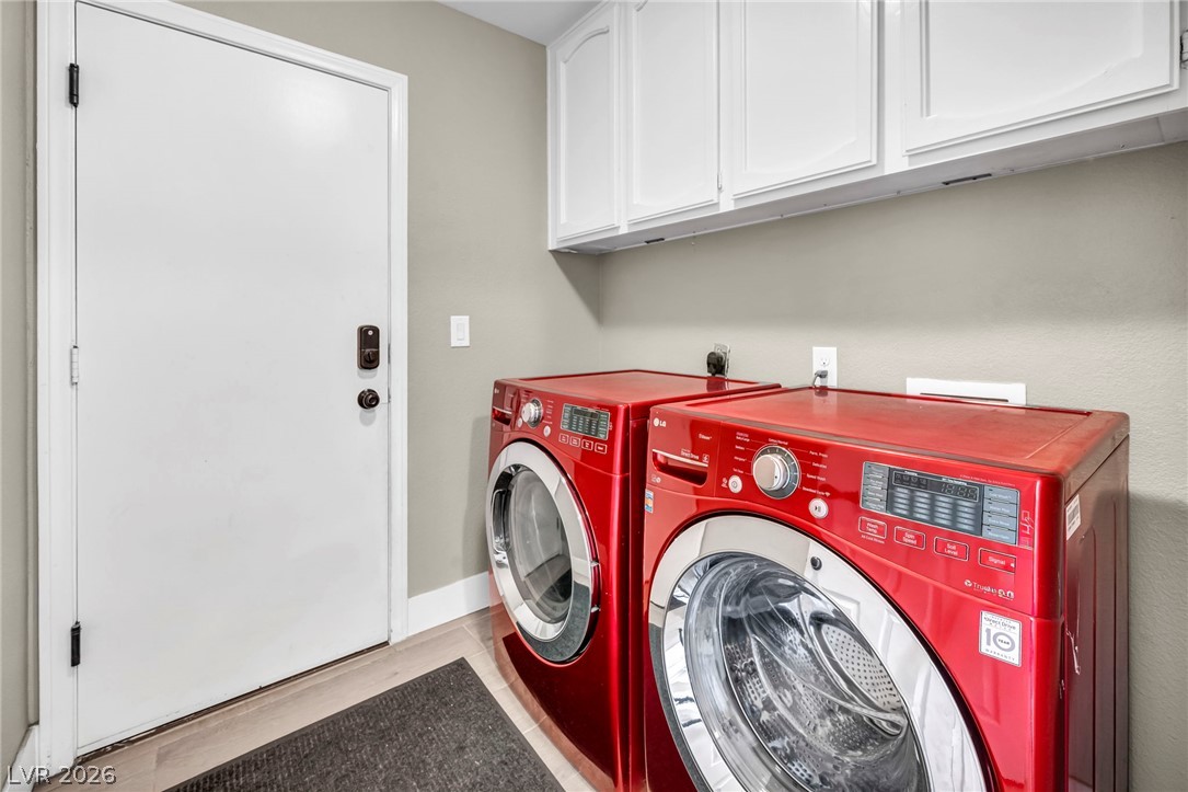 3249 Palmdesert Way Las Vegas NV 89120