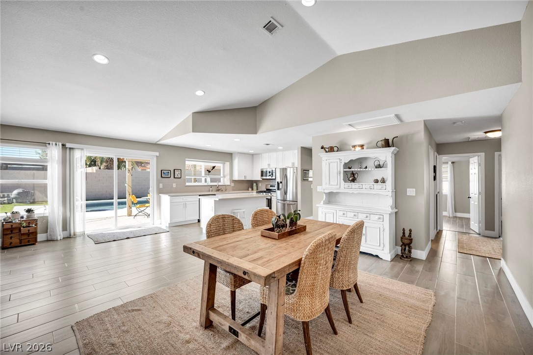 3249 Palmdesert Way Las Vegas NV 89120