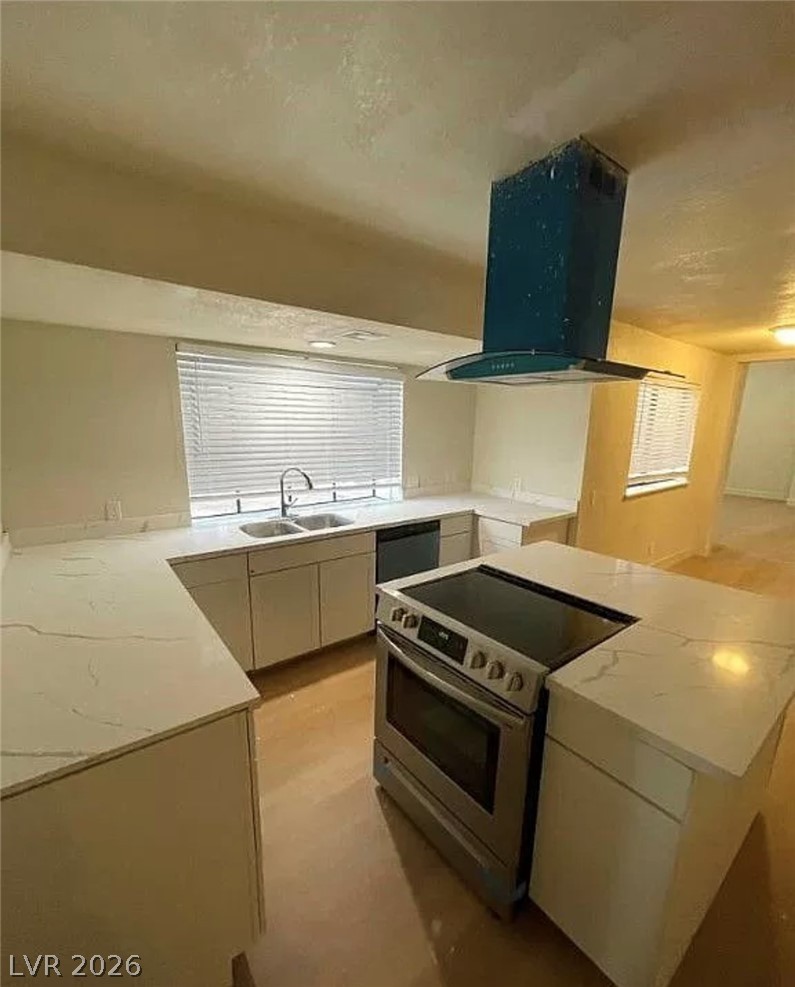 7664 Angel Crest Circle Las Vegas NV 89117