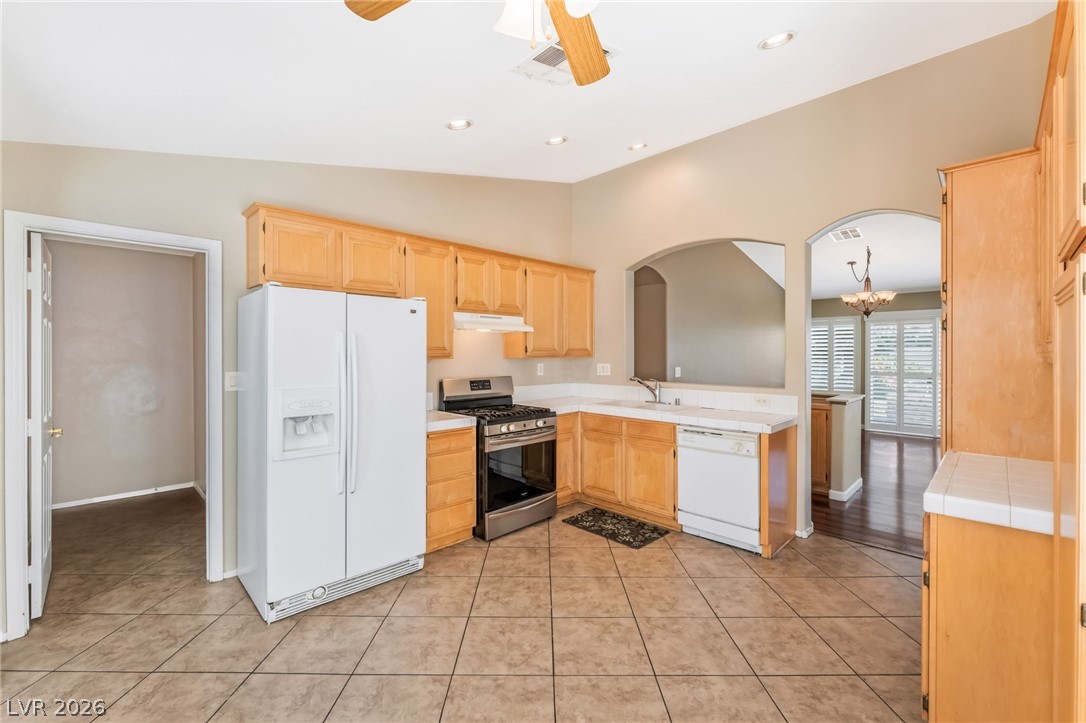 1811 Night Shadow Avenue North Las Vegas NV 89031