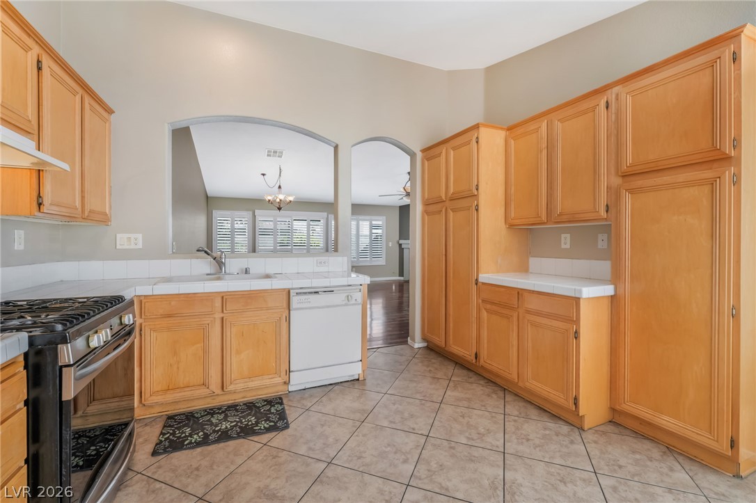 1811 Night Shadow Avenue North Las Vegas NV 89031