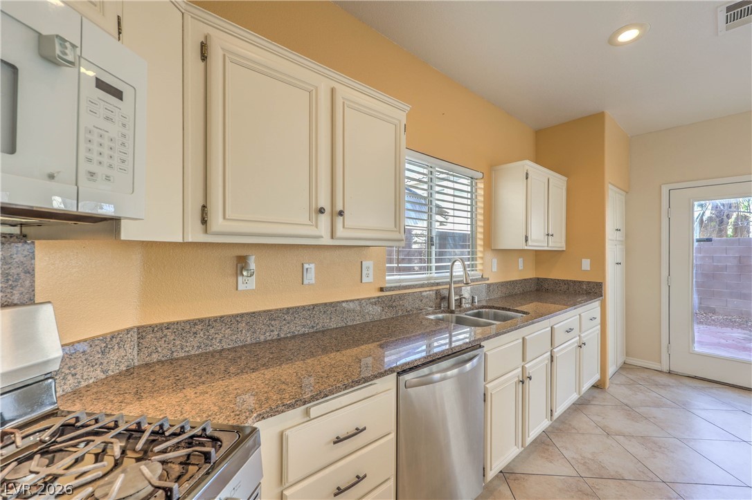 3792 Falcon Springs Drive Las Vegas NV 89147