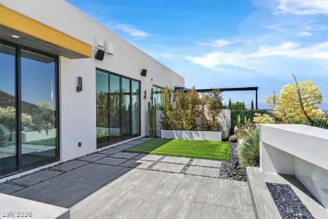 692 Scenic Cliff Drive Henderson NV 89012