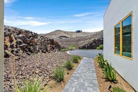 692 Scenic Cliff Drive Henderson NV 89012