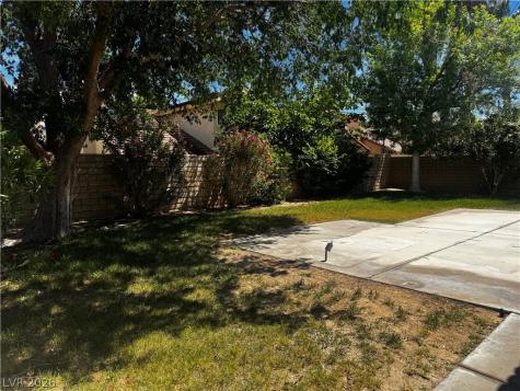 2504 Goldenmoon Street Las Vegas NV 89108