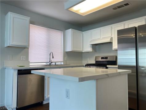 1904 Cedar Bluffs Way Las Vegas NV 89128