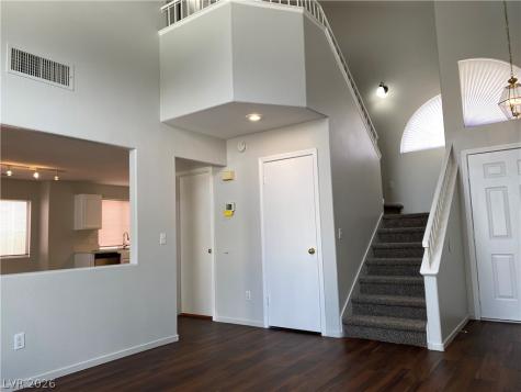 1904 Cedar Bluffs Way Las Vegas NV 89128