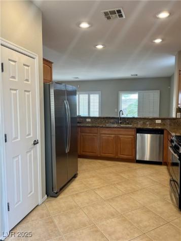 2460 Calvert City Drive Henderson NV 89052