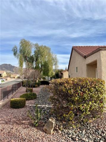 2460 Calvert City Drive Henderson NV 89052