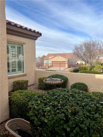 2460 Calvert City Drive Henderson NV 89052