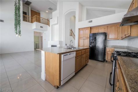 212 Waterton Lakes Avenue Las Vegas NV 89148