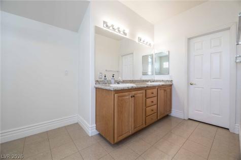 212 Waterton Lakes Avenue Las Vegas NV 89148