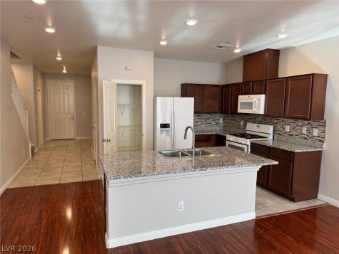 5327 Lazy Breeze Avenue Las Vegas NV 89118