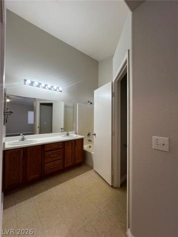 2708 Ganzo Street Las Vegas NV 89108