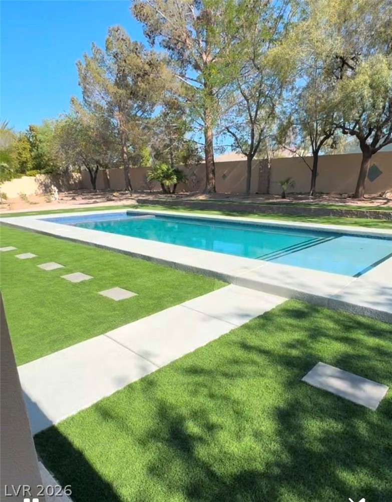 385 Glenridding Street Las Vegas NV 89183