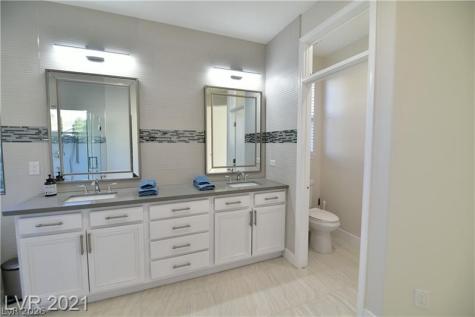 385 Glenridding Street Las Vegas NV 89183