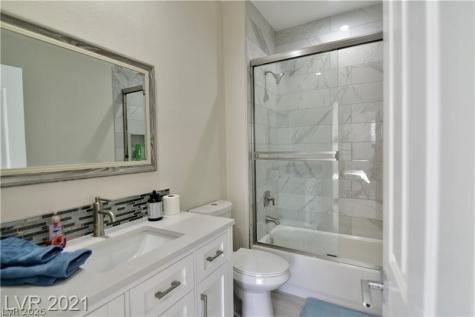 385 Glenridding Street Las Vegas NV 89183