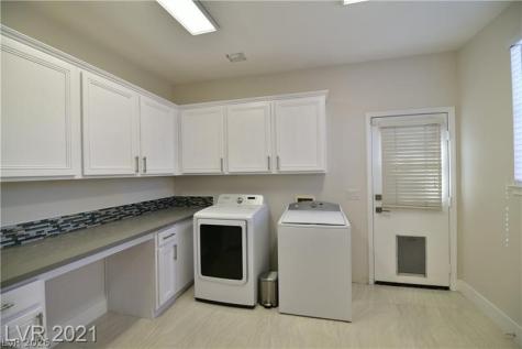 385 Glenridding Street Las Vegas NV 89183