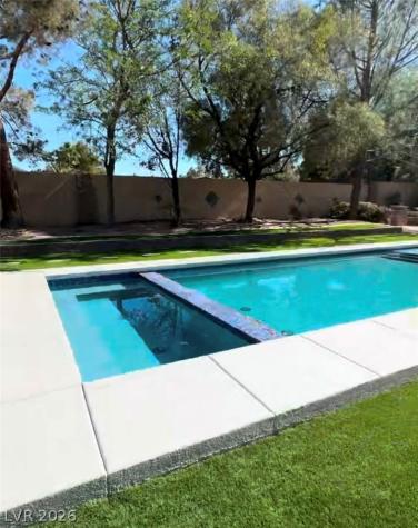 385 Glenridding Street Las Vegas NV 89183