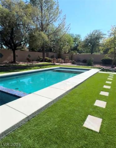 385 Glenridding Street Las Vegas NV 89183
