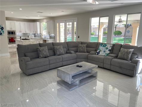 385 Glenridding Street Las Vegas NV 89183