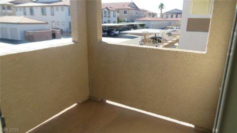 2305 West Horizon Ridge 2822 Henderson NV 89052