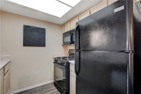 8070 Russell 1064 Las Vegas NV 89113