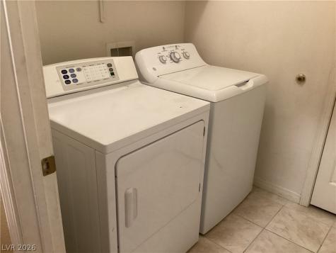 8305 Valley Stream Avenue Las Vegas NV 89131