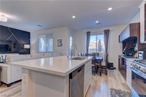 8827 Roadrunner Ravine Street Las Vegas NV 89166