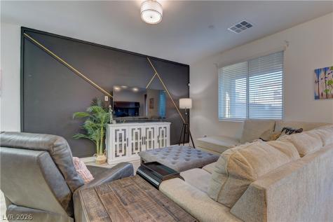 8827 Roadrunner Ravine Street Las Vegas NV 89166
