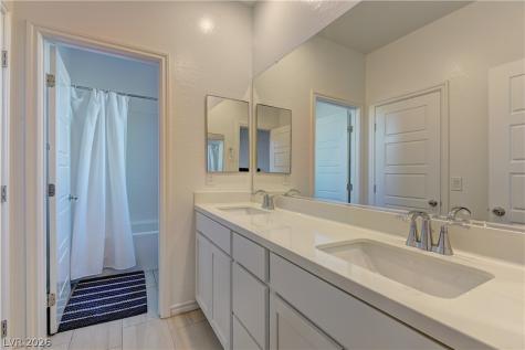 8827 Roadrunner Ravine Street Las Vegas NV 89166