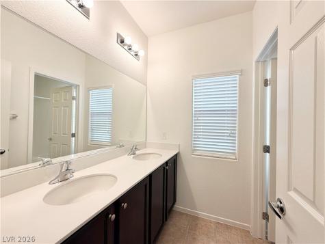 8435 Spirit Vale Avenue Las Vegas NV 89117