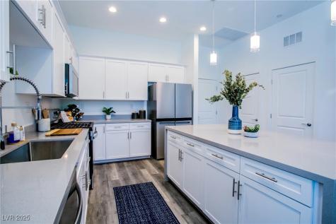 10520 Prospering Valley Way Las Vegas NV 89166