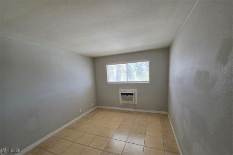 5440 Swenson Street 18 Las Vegas NV 89119