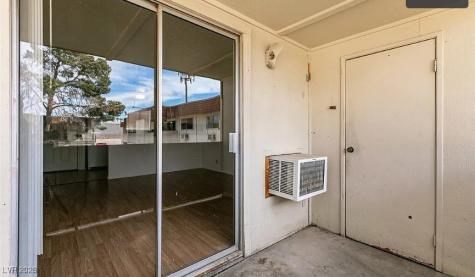 5440 Swenson Street 18 Las Vegas NV 89119