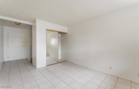 5440 Swenson Street 18 Las Vegas NV 89119