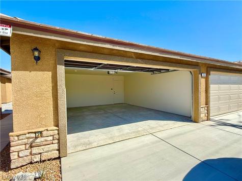 1081 South Quartzite Avenue 2 Pahrump NV 89048