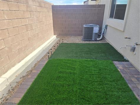 11922 Angle Cliff Avenue Las Vegas NV 89138